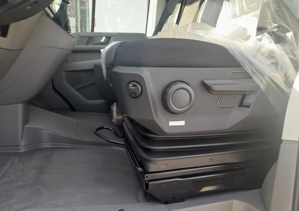 Volkswagen Crafter cena 223245 przebieg: 10, rok produkcji 2024 z Halinów małe 106